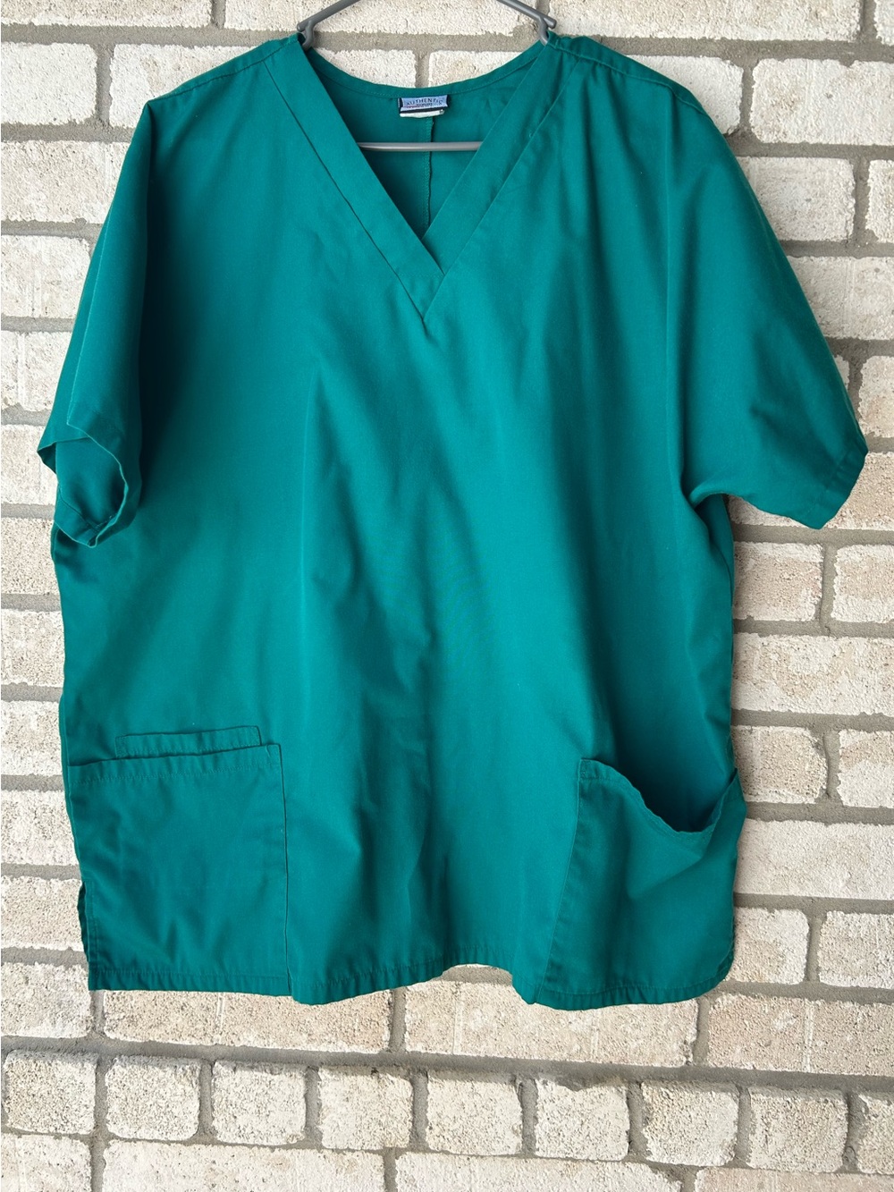 Cherokee Hunter Green V-Neck Medical Unisex scrub Top. Size XL.